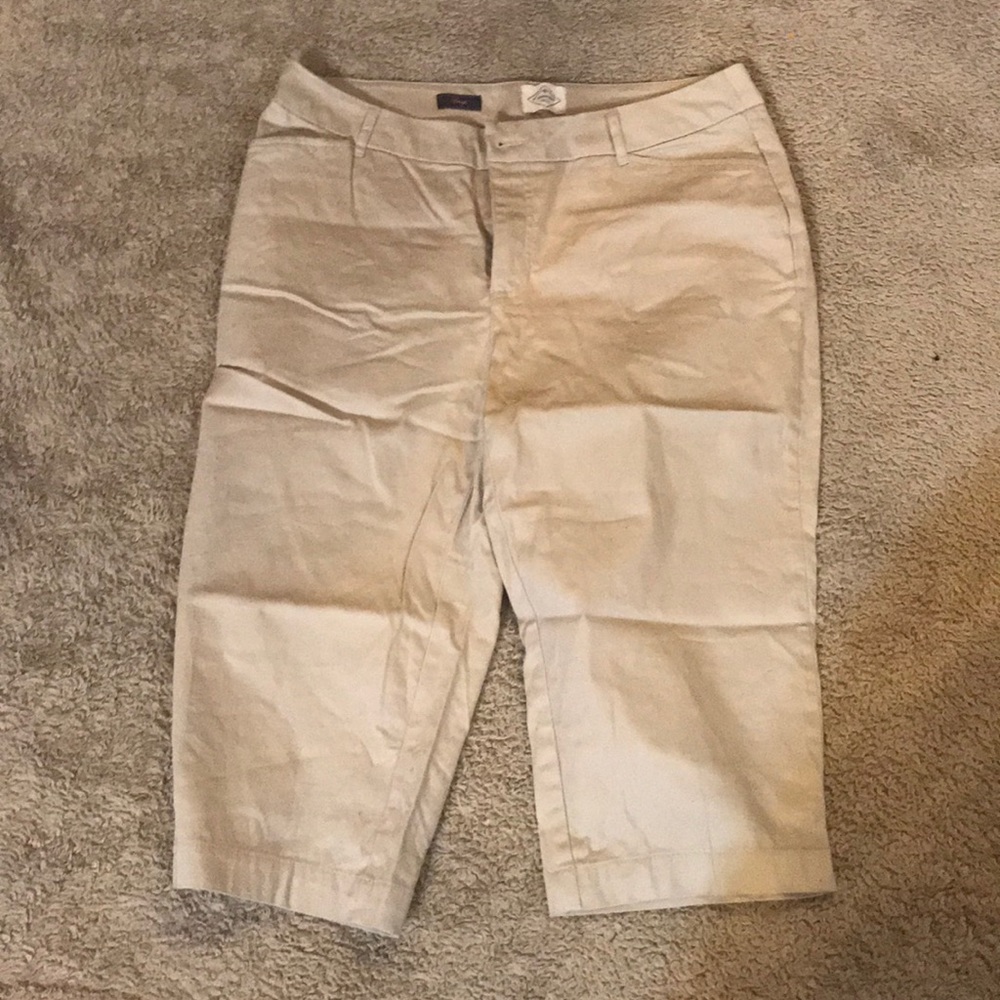 Khaki capris